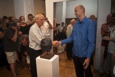 Onthulling Herman van Veen (foto: Wiebe van der Werk)